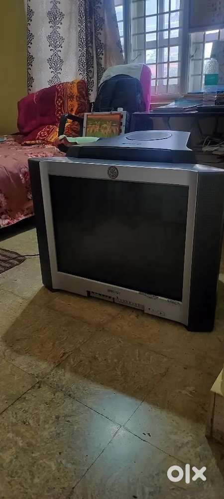 Selling sony tv intrested dm us