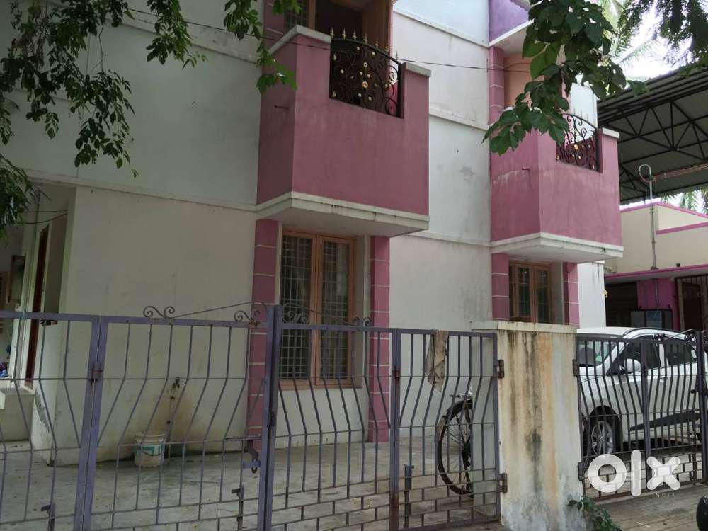 Well lit 2 BHK spacious house located in prime area for rent