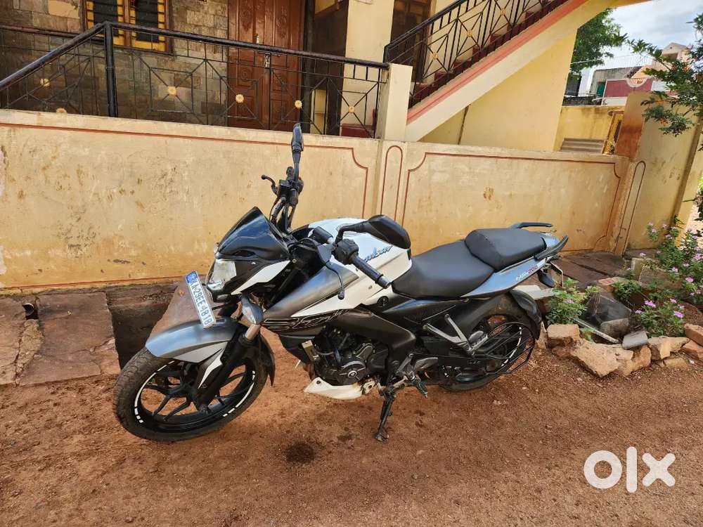 Pulsar NS 200