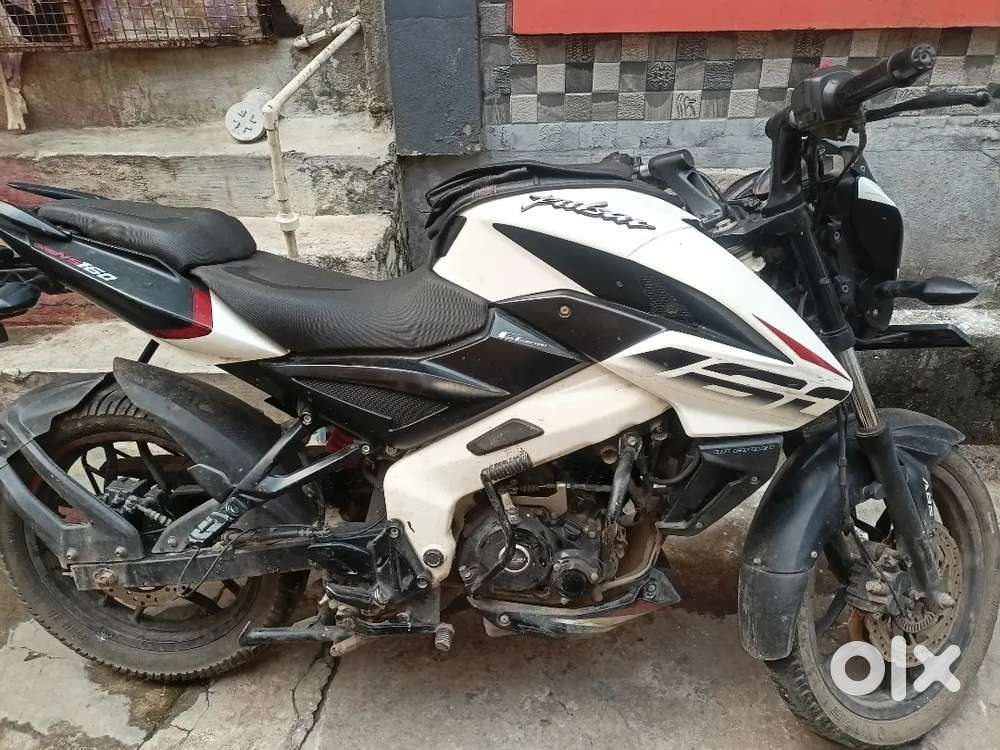 Pulsar NS160