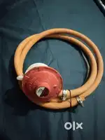 रेगुलेटर और पाइप