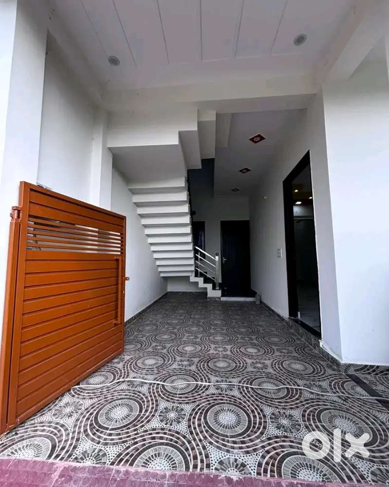 लखनऊ बक्शी का तालाब अस्ती रोड पे बना हुआ घर गेटेड टाउनशिप में बैंक लोन