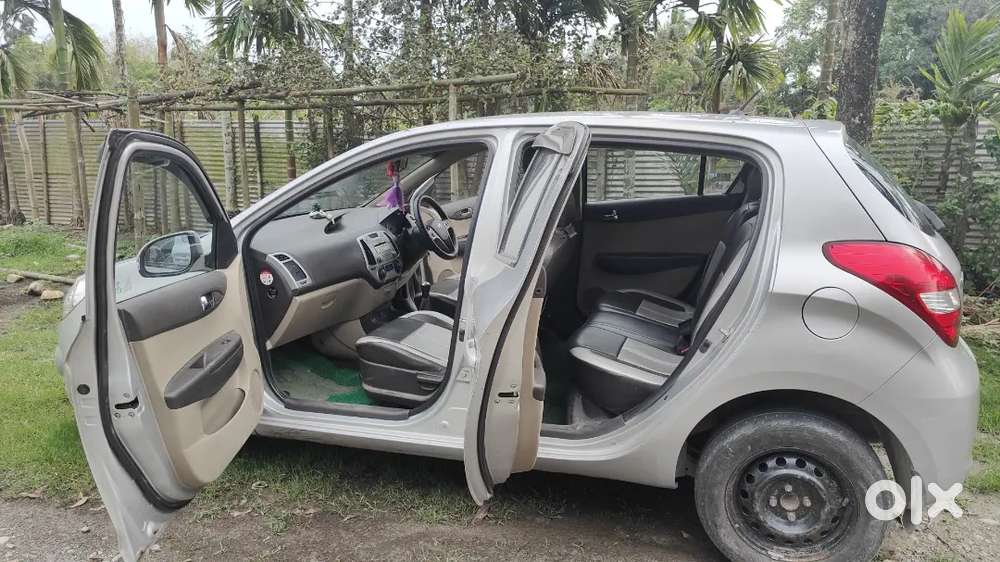 Hyundai i20 2012 Petrol Android System or back camera Available