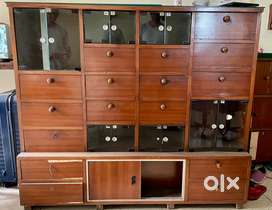 Wooden showcase/display unit (2 sided)