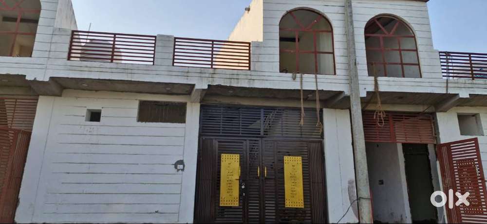 अपनी छत्त अपना मकान  100 sqyrds @ 47lacs only