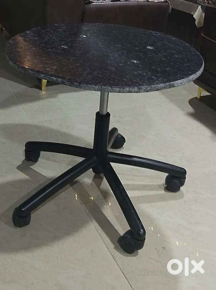 Very Hard quality party  table