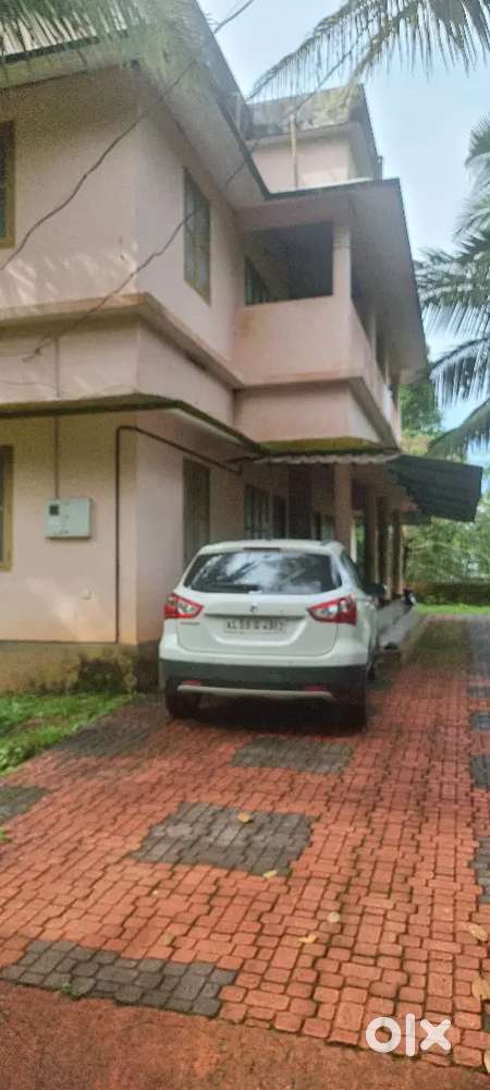 Apartment consisting of 4 units; 1076 sqft each.