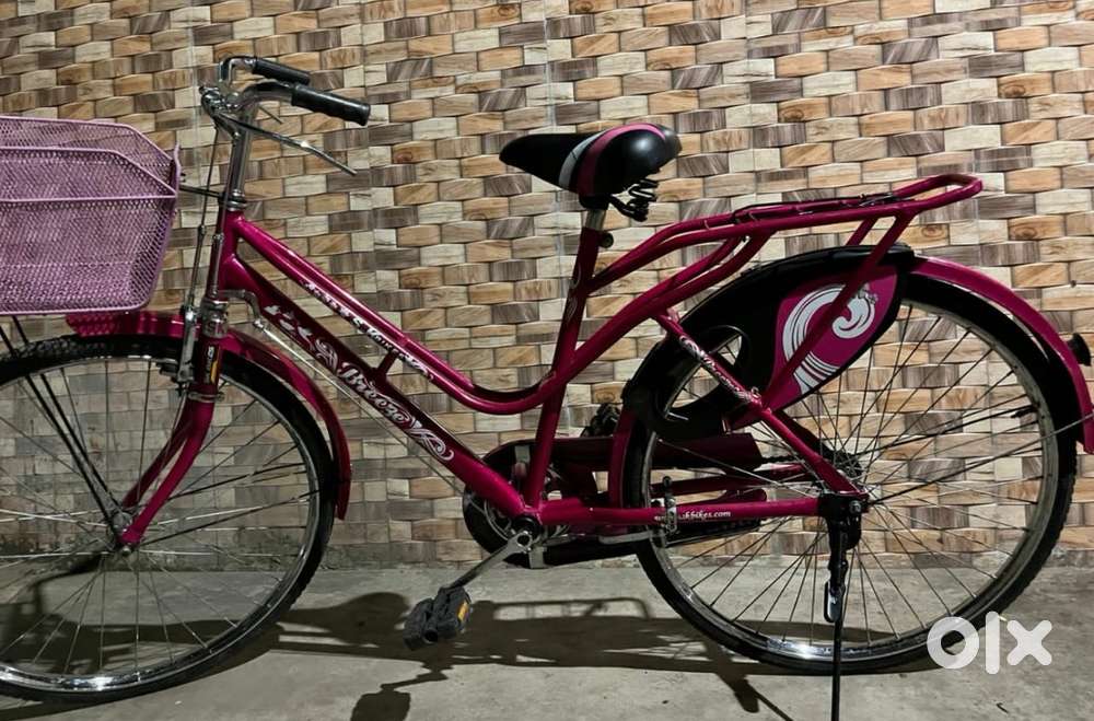 Girl cycle