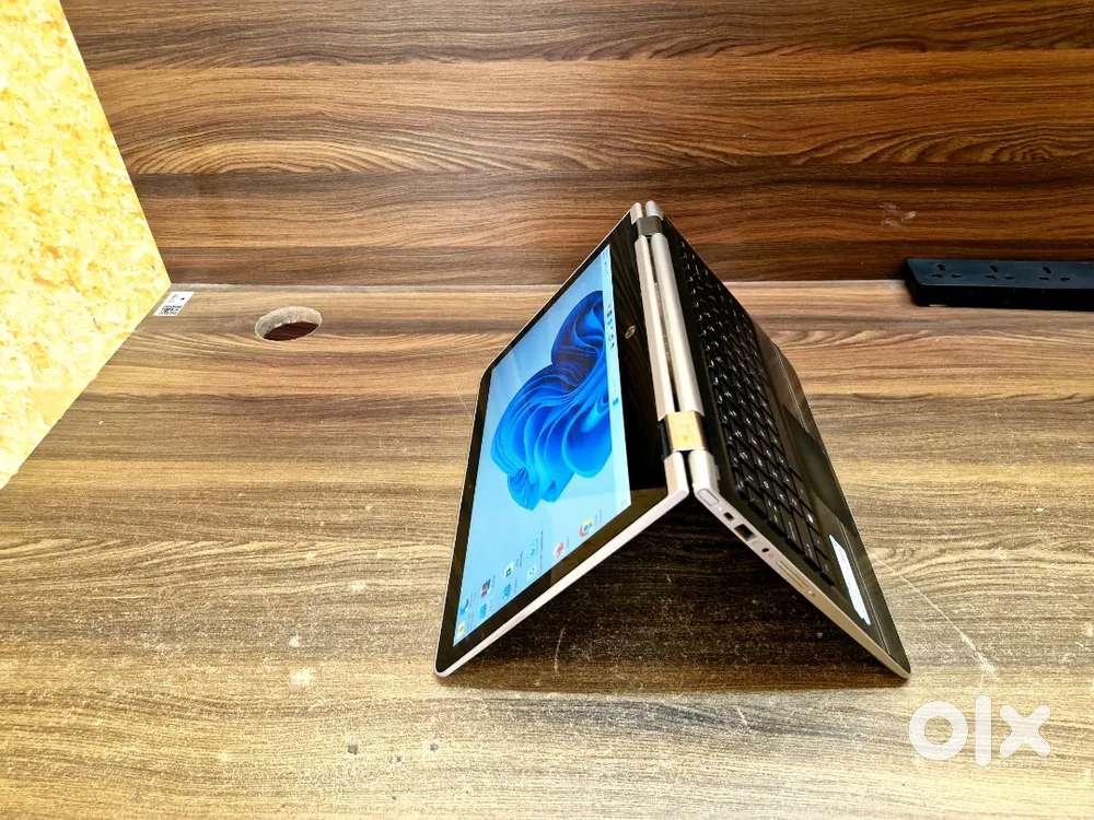 HP TOUCH SCREEN 8GB LAPTOP