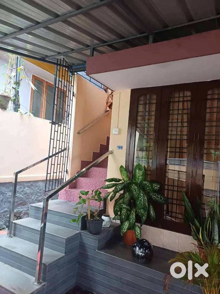 1st Floor Independent House: 100 meters from Poojappura..