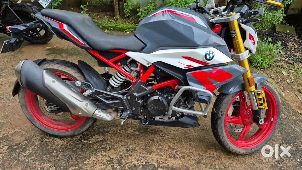 BMW g 310 R bike on new condition.