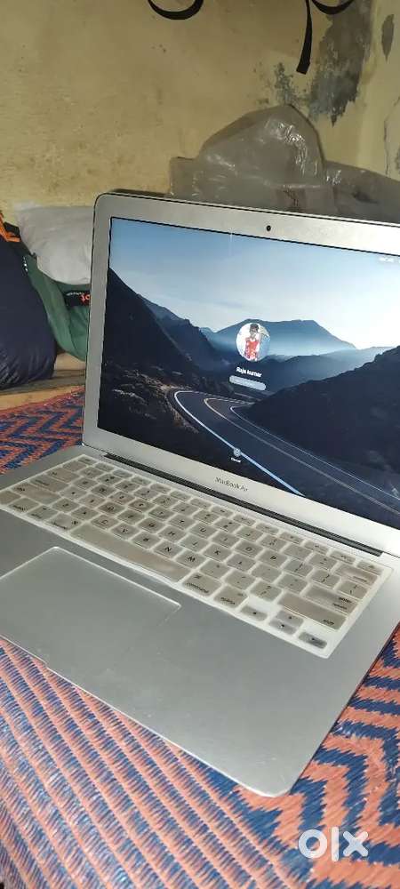 Jisko Lena hai apple ka laptop call kare