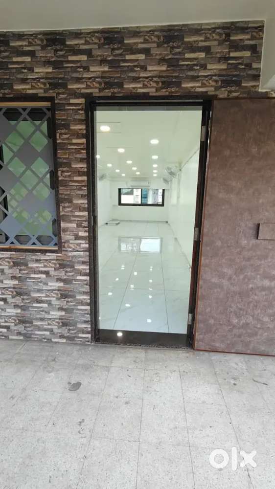 Big road facing space for rent