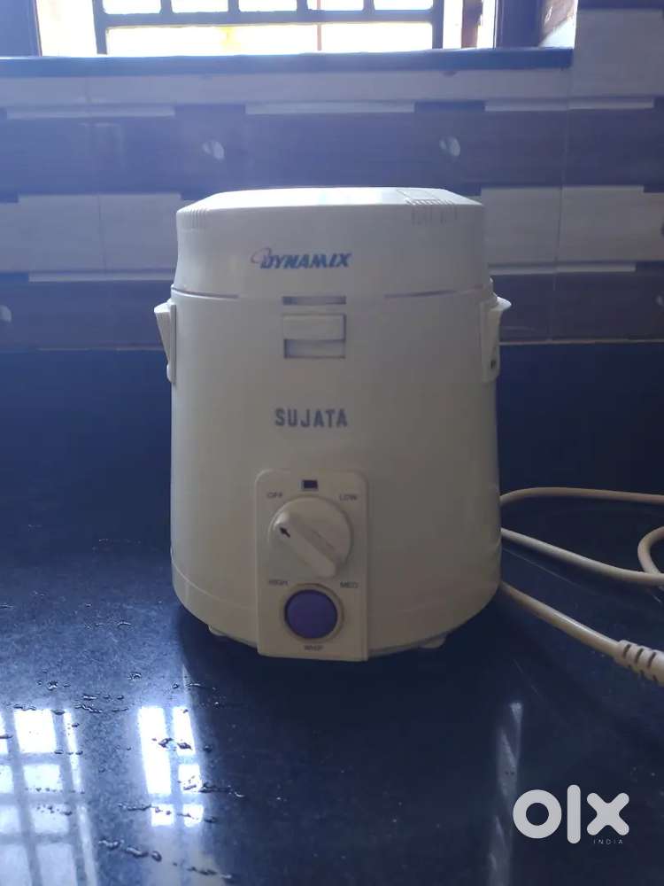 Mixee sujata dynamix and 3 jars