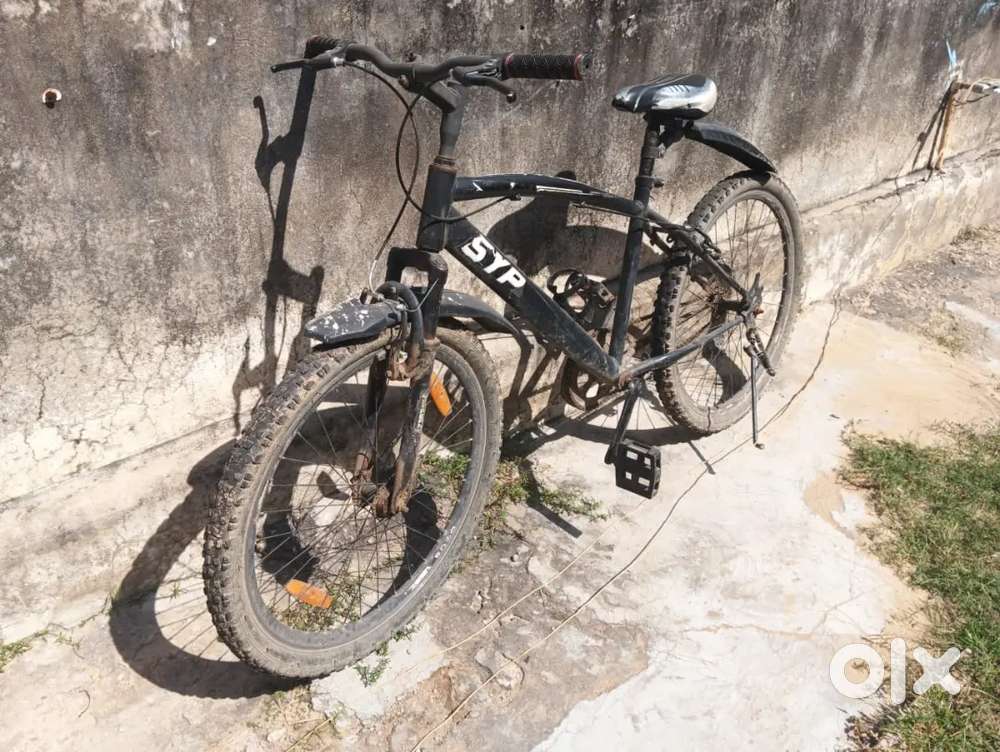 Very good condition tyres and tube. ( RS-2000)