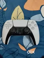 Ps5 controller and ps4 GTA5 premium edition disc