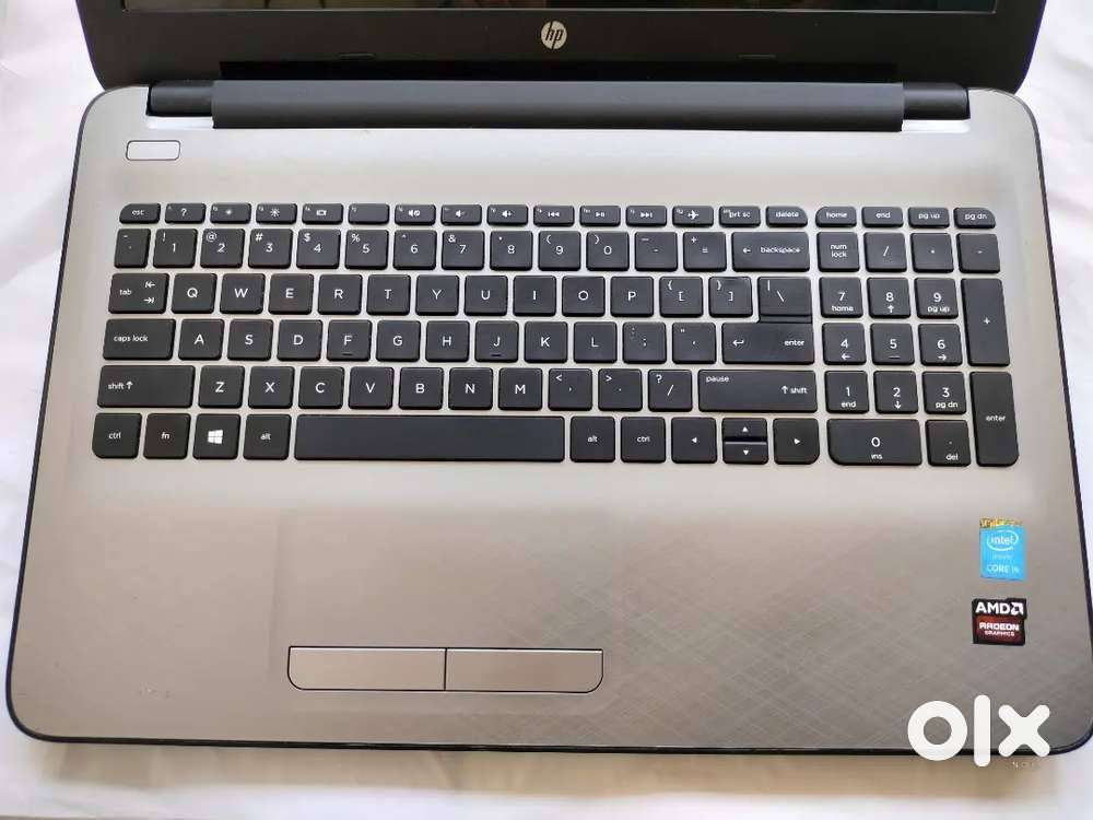 HP - CORE I5 / 8GB RAM / 128 GB SSD+1TB HDD / Radeon Graphics / 15.6