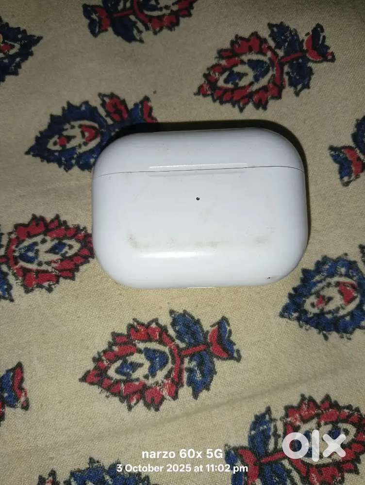 Tws airpod one is working and cover and cable