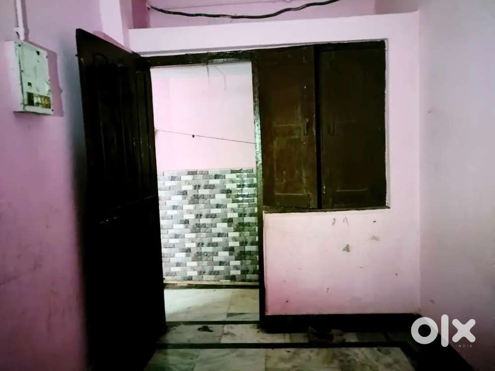 Seprate Room available only for single girl