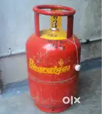 Gas LPG full hai mai room sifting kar raha hu iske liye bech raha hu
