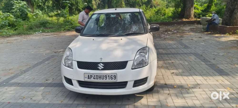 Maruti Suzuki Dzire 2017 Diesel 120000 Km Driven,New paint ,