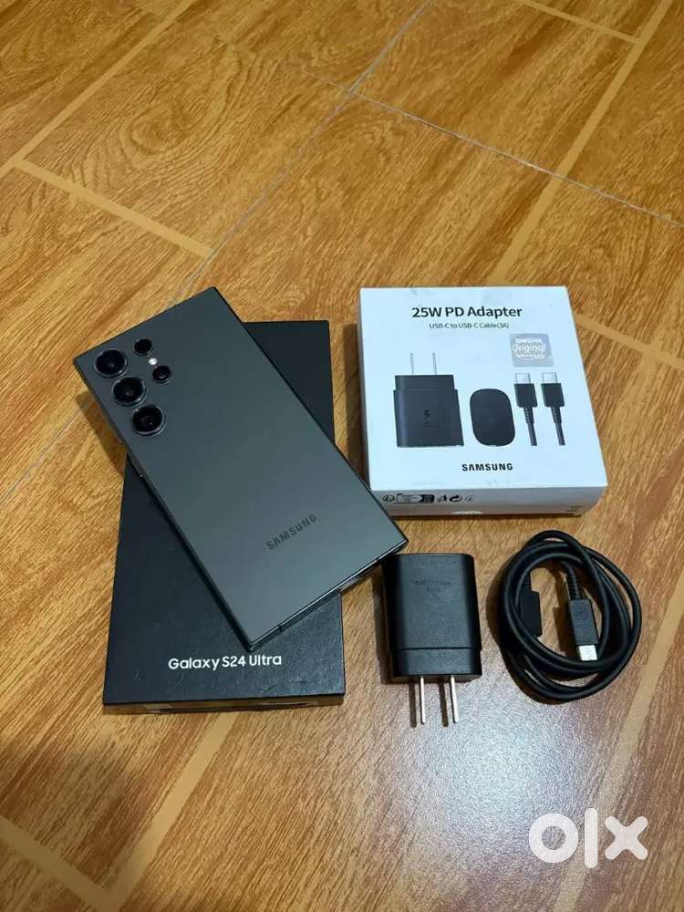 Samsung Galaxy S24 ultra with all accessories available