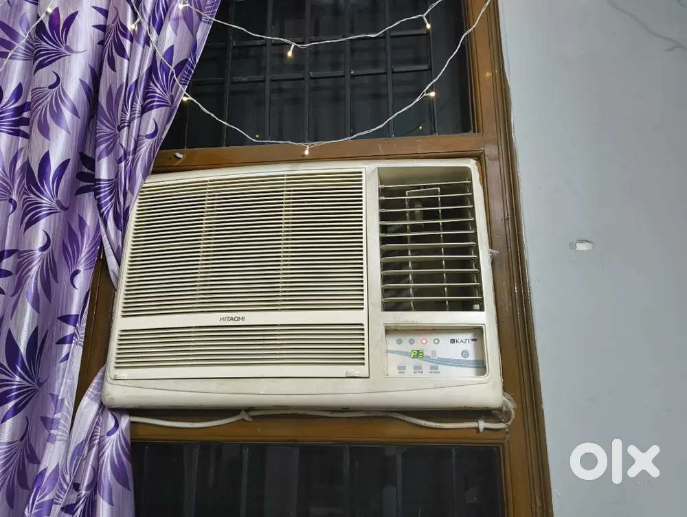 Hitachi 2.5ton Air conditioner at 11000 only