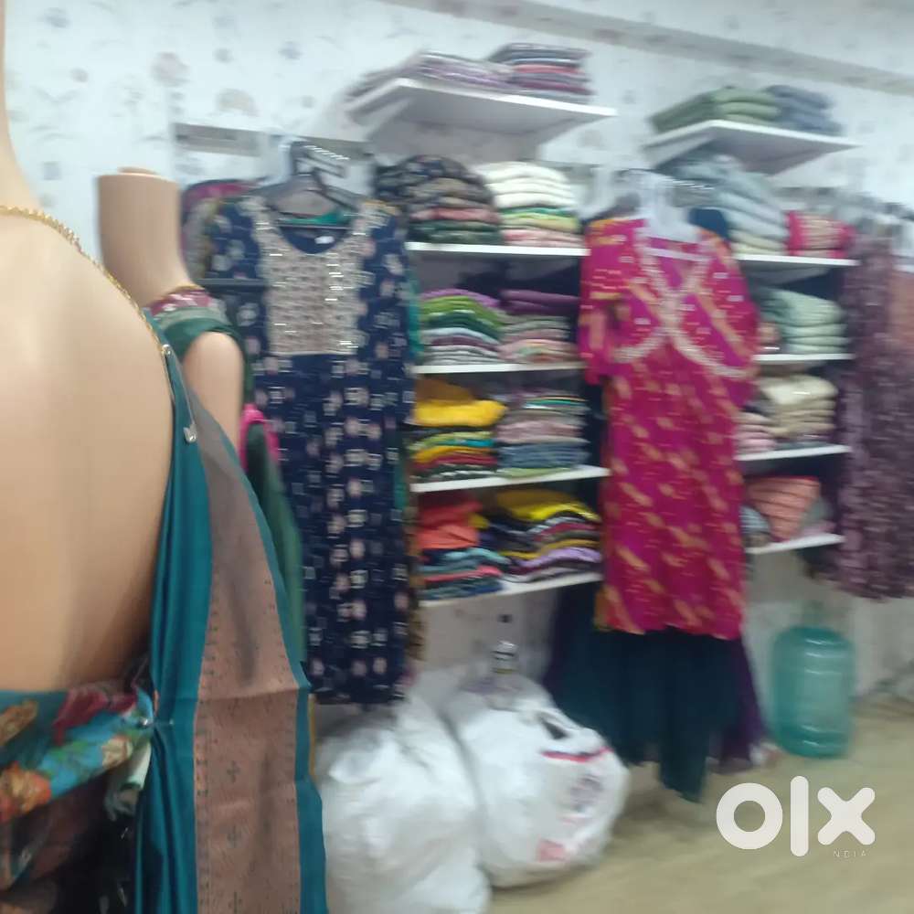 Shop closing sale New ladies fashion collection