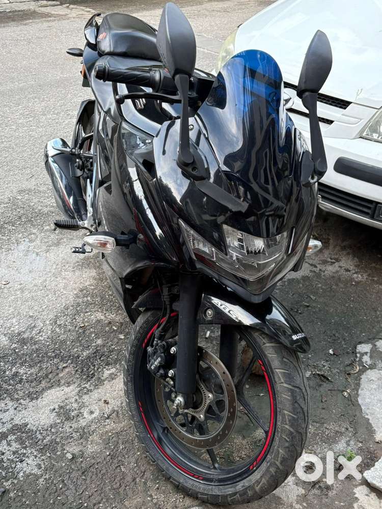 Suzuki gixxer sf less driven in amazing condition