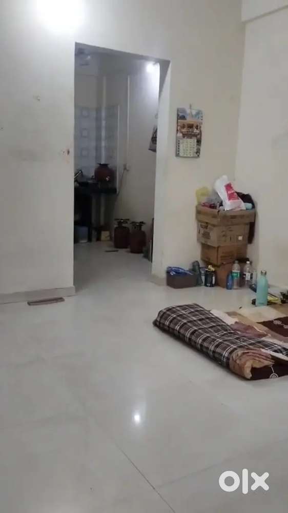 1 female flatmate needed