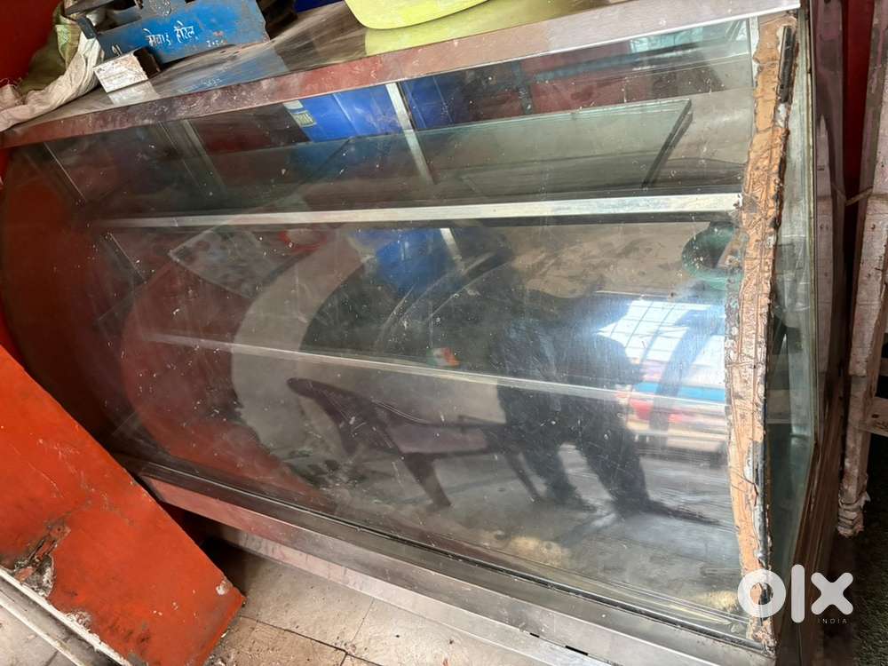 Sweet display counter 5 ft for cake and sweet