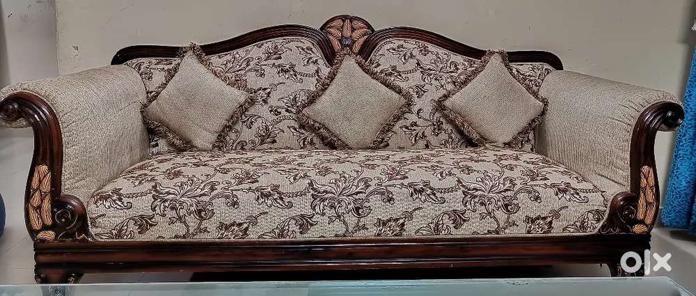 Original sagwan wood 3+1+1 seater sofa + table
