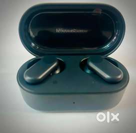 One Olus Nord 2r Earbuds at a very cheap price