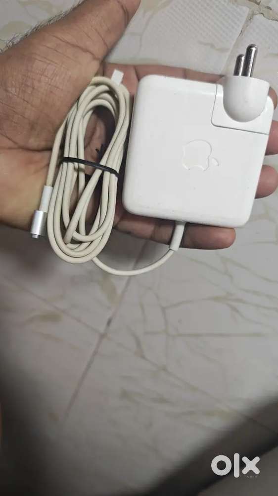 Macbook original chargers in a wonderful condition