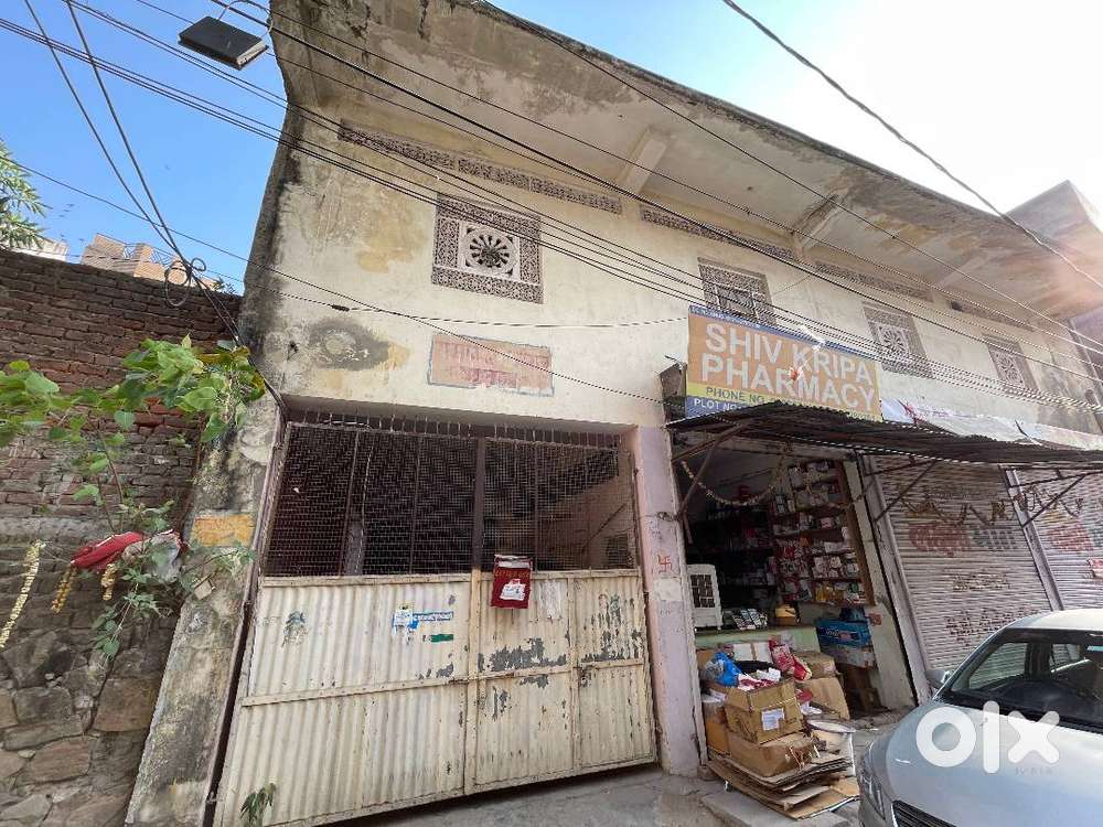 Building with 7 rooms available for renting
