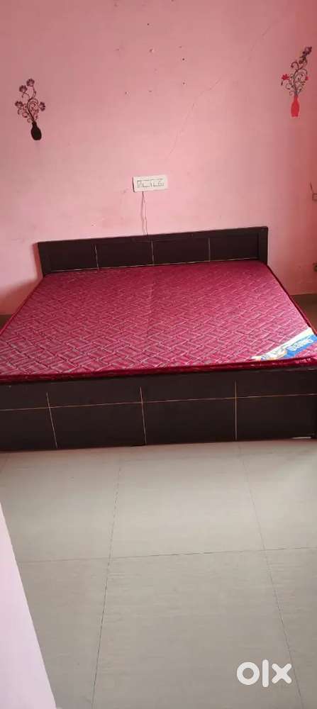 King size cot