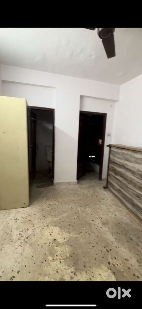 Room at anand bazzar sqaure near saket