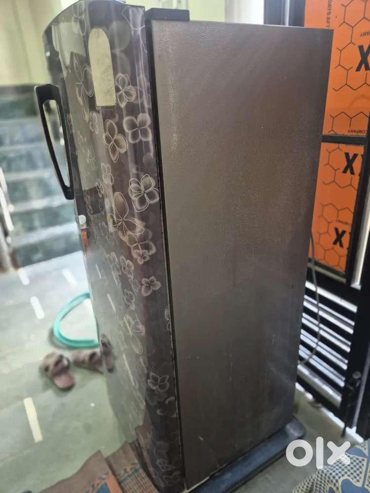 Samsung Refrigerator – Good Condition – 212L