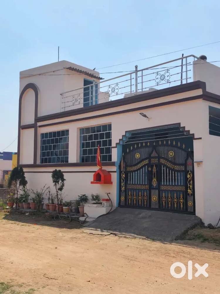 6BHK 2 Floor building semi furnished for sale