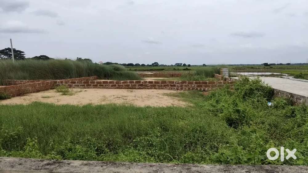 Plot near grand Bazaar