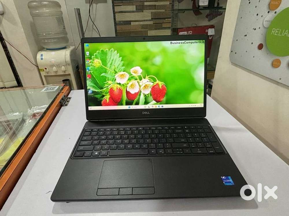Dell Precision7560 i7, 11th Gen  16 GB  512  4 GB Nvidia RTX A200