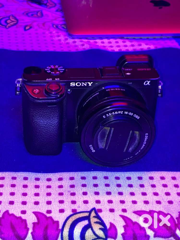 SONY ALPHA 6400 With Kit lens 16-50MM In Amazing Condition.