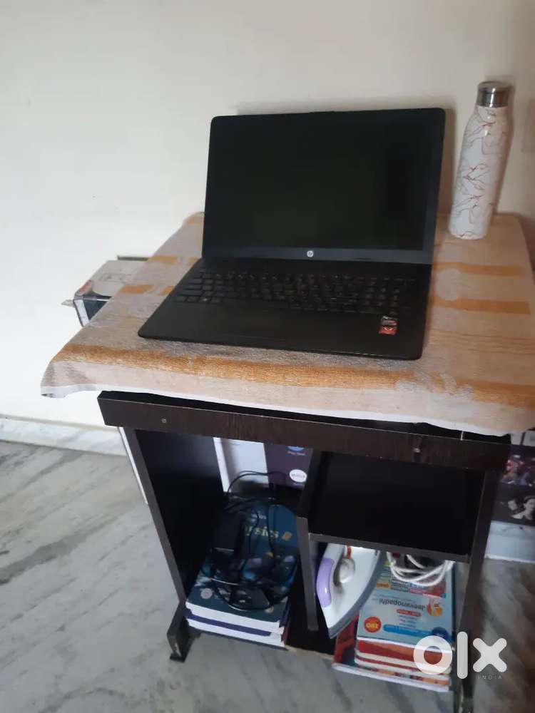 Computer table