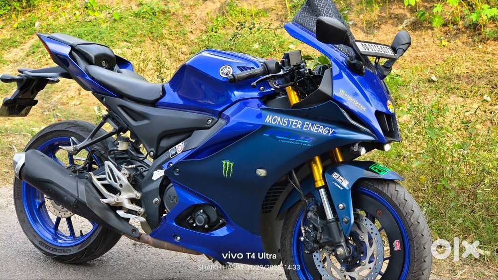 R15 v4 like new condition 2owner