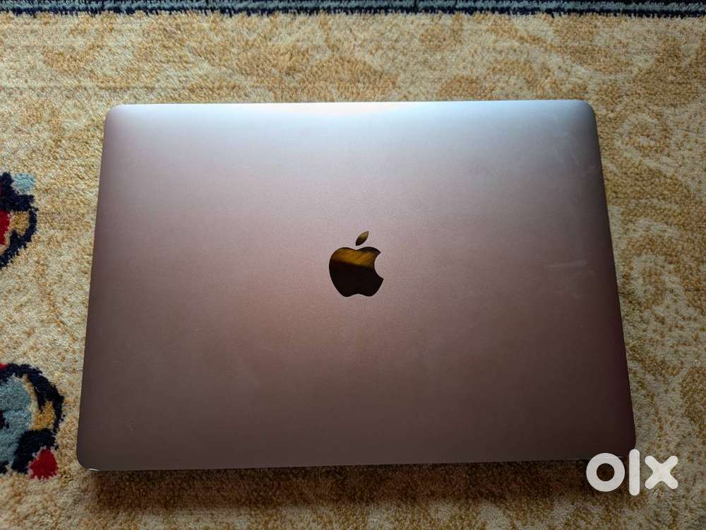 MacBook Air M1  256GB  8GB RAM  Silver  With Box & Charger