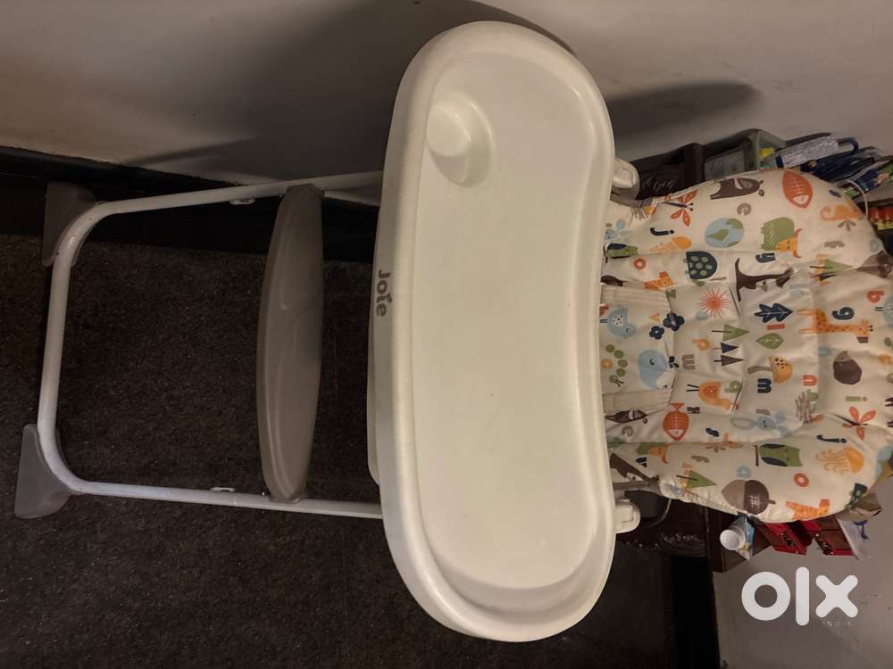Kids feeding chair