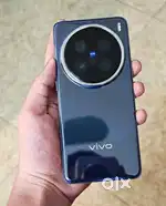 Vivo x200 pro with all accessories emi available