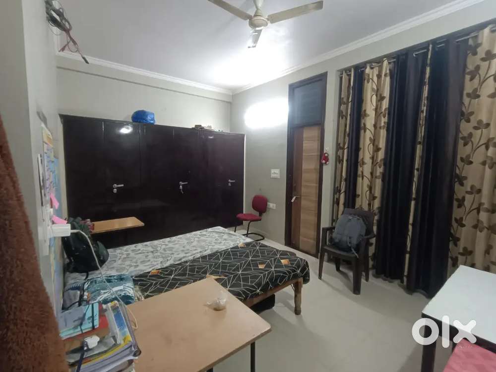 ( Pg for girl)Need a roommate