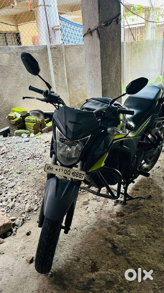 Hornet 160R for immediate sale