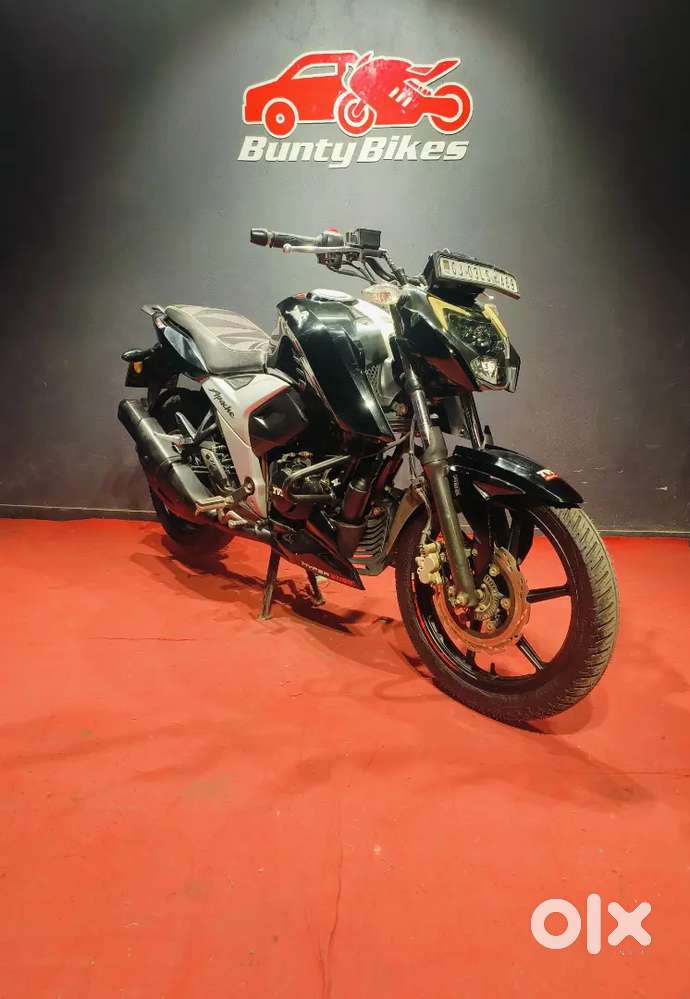TVS Apache RTR 4v